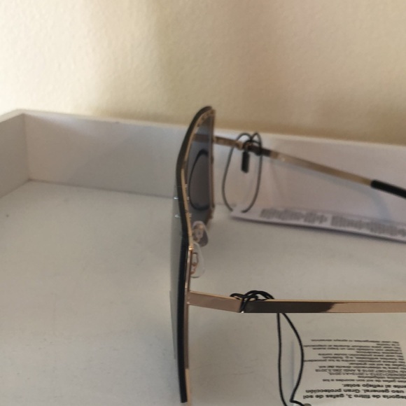 ASOS sunglasses - Picture 7 of 11